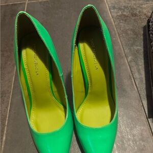 Shoe Republic LA Women's Green Pumps